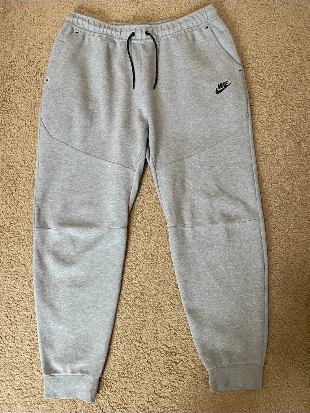 Nike Tech Fleece Light Gray Jogger Sweatpants with Black Drawstring Size - XLT